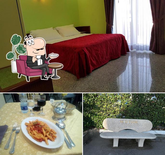 La interni e tavolo da pranzo del ristorante