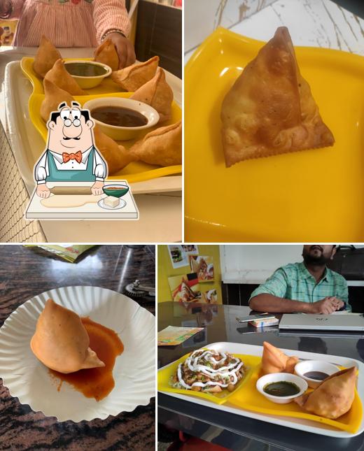 Samosa at Samosa Junction
