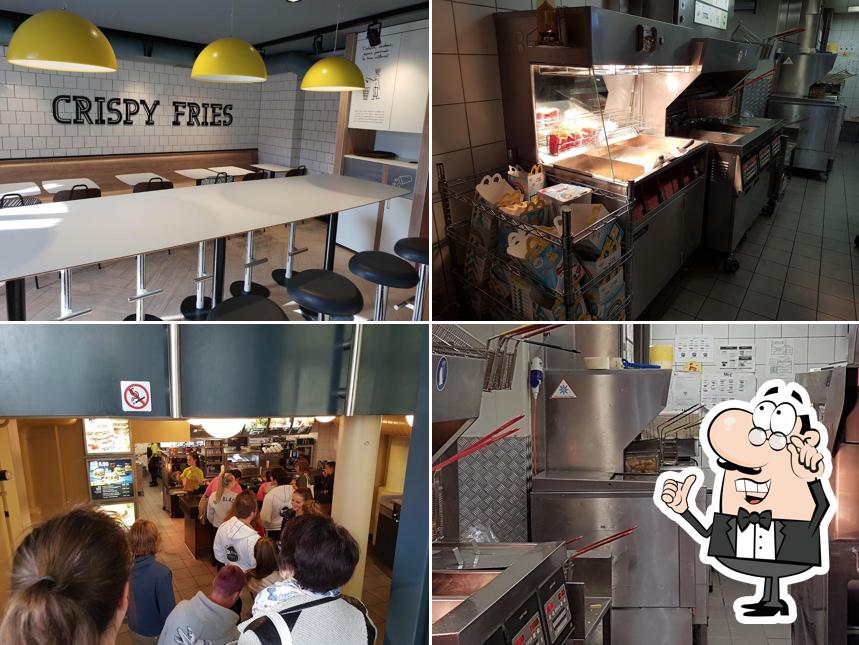 Siediti a un tavolo di McDonald’s