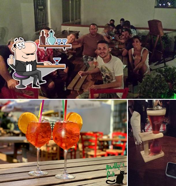 Gli interni di Molly's Pub