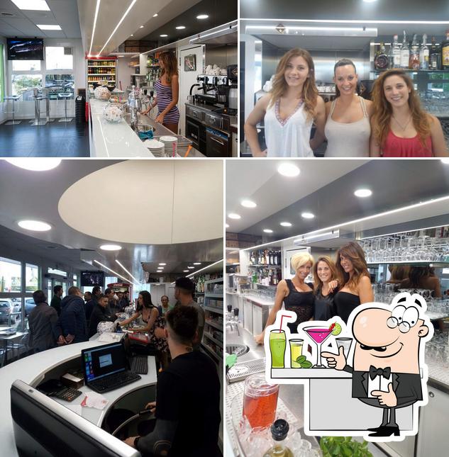 La immagine di bancone da bar e interni da Zeni • Bar & Shop