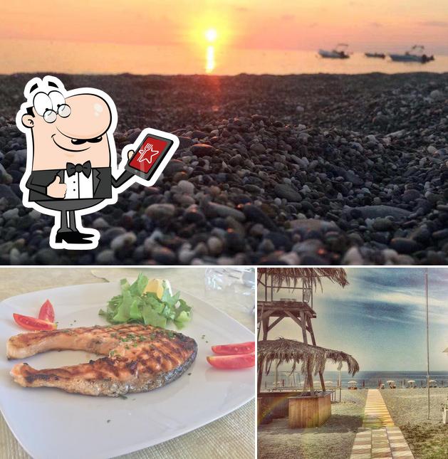 La esterno e cibo del ristorante