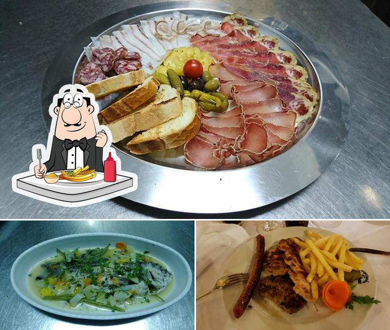 Ordina un piatto di patatine a Restaurant Rapčanka