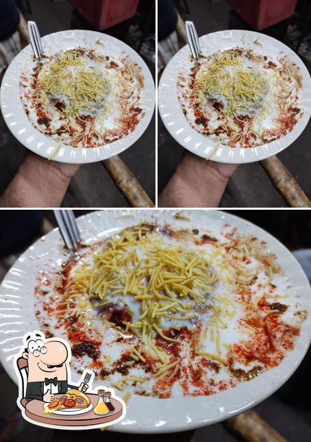 Pick pizza at Saurashtra Mishthan Bhandar