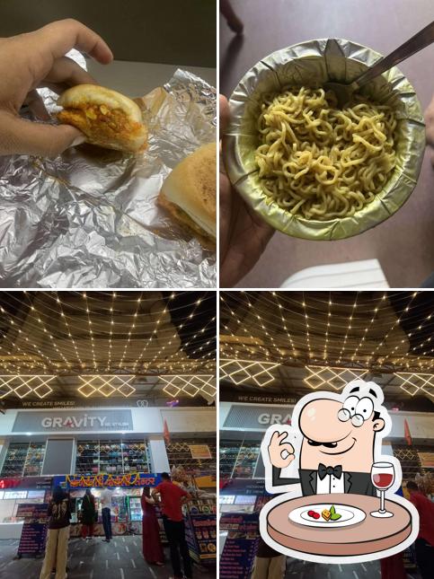 The image of food and interior at Karnavati Dabeli Center