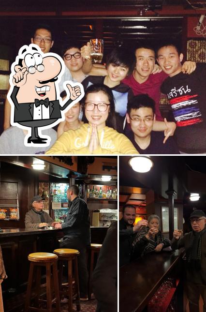 Gli interni di Tonkin Pub