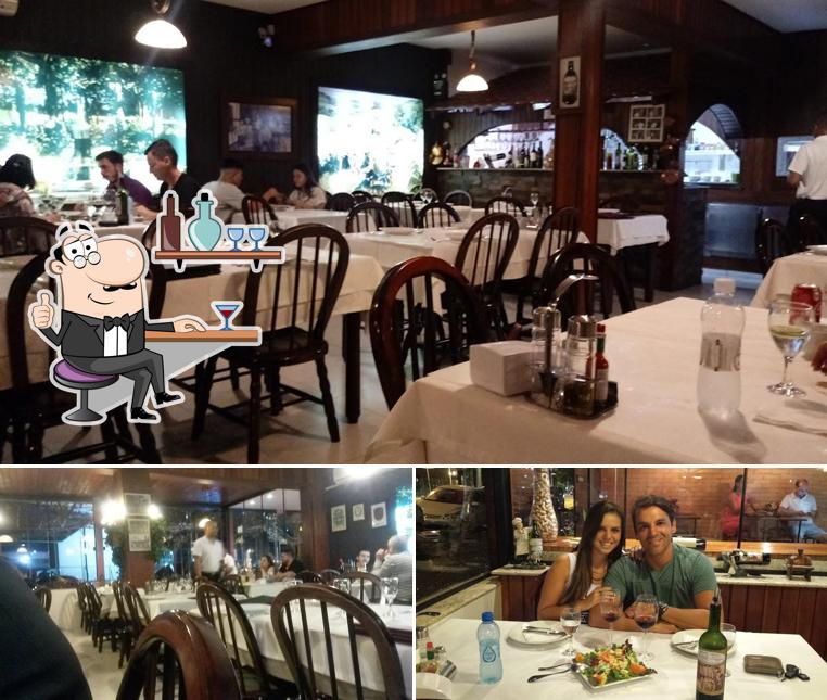 Veja imagens do interior do Galeteria Frassini