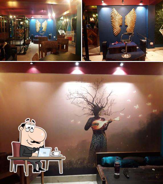 Check out how Food Mood looks inside