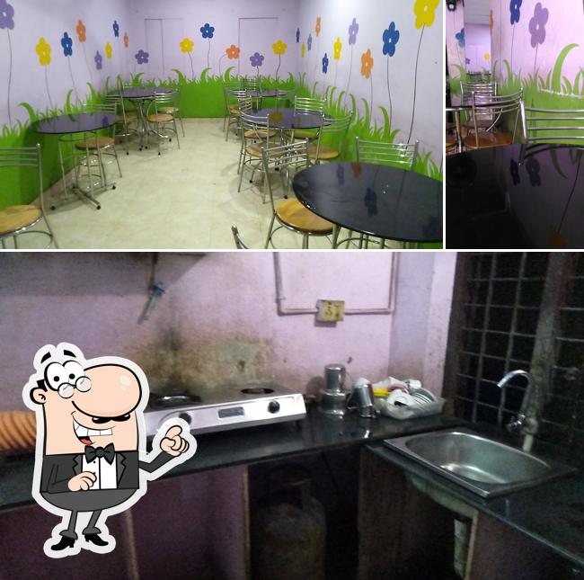 Kidangoor Food court