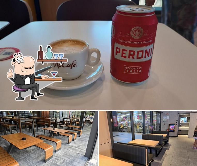 Gli interni di McDonald's Trieste Via Flavia