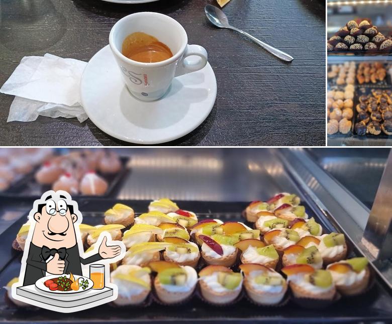 Platti al Caffè-pasticceria Monterosso