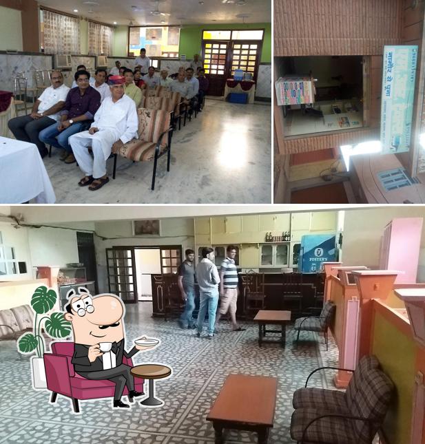 Check out how Hotel Mahaveer International - Best Hotel, Restaurant, Bar, Banquet Hall In Nagaur looks inside