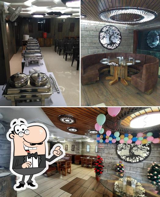 The interior of Legend Restaurant&Banquet