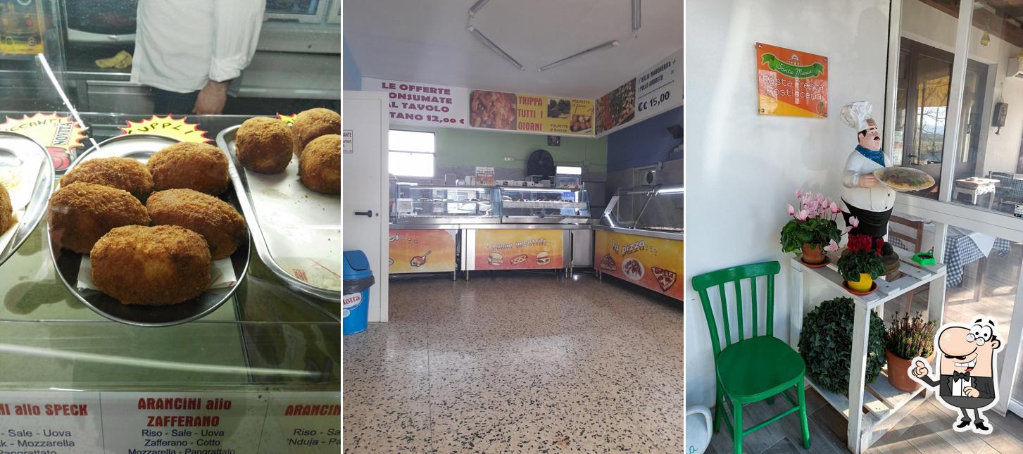 Gli interni di Pizzeria Rosticceria Santa Maria