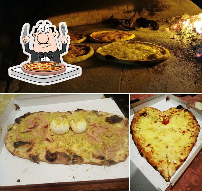 Ordina una pizza a Pizzeria Santa Domenica di Pullano Francesco