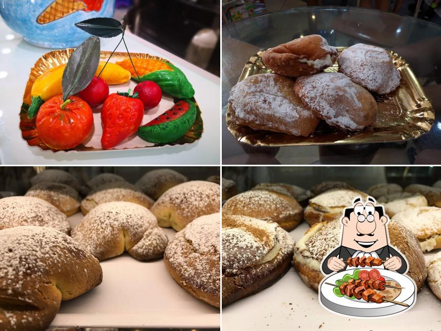 Bar La Sorgente, Specialità Cassatelle di Ricotta & Dolci Siciliani.