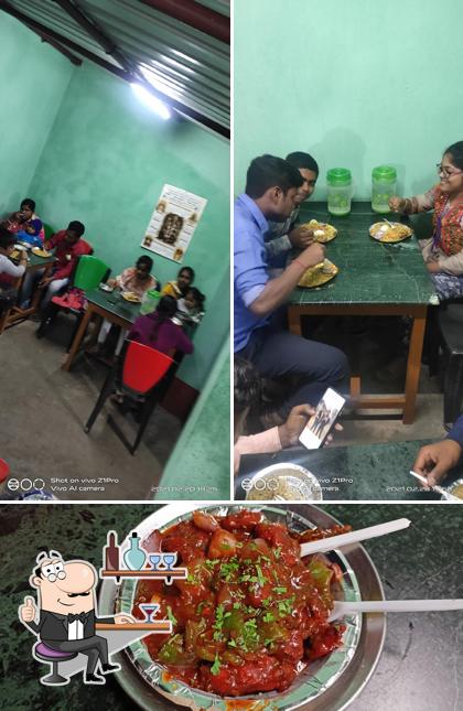 The photo of interior and food at Dada Boudi Fast Food (দাদা বৌদি ফাস্ট ফুড)