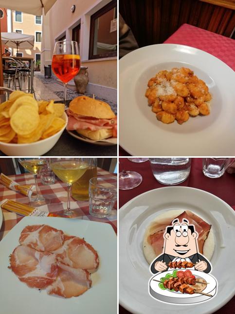 Prosciutto crudo al TRATTORIA AI DUE MORI DI CANCELLIER ELENA