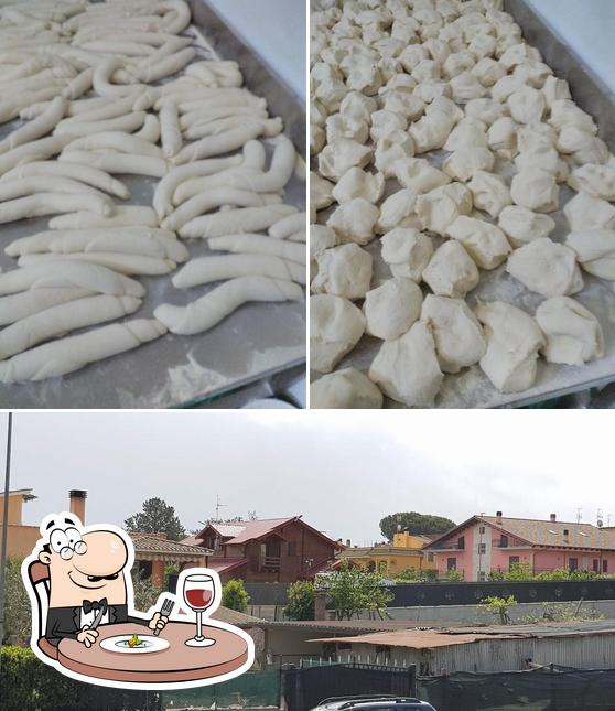 La foto della cibo e esterno di Panificio Bella Napoli