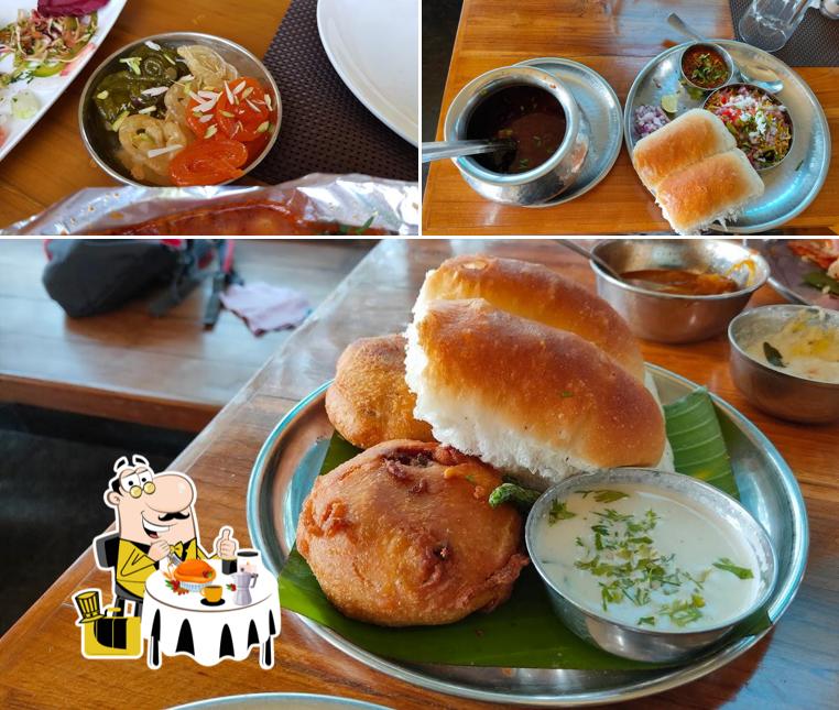 Food at Chaturthi Veg