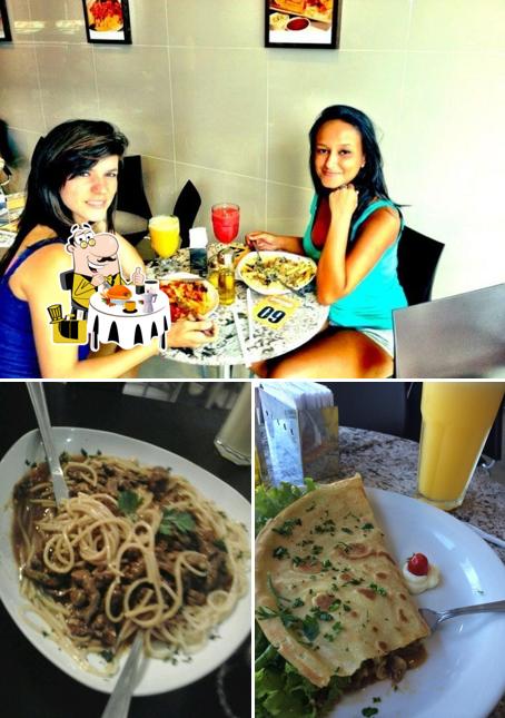 A comida e interior do restaurante