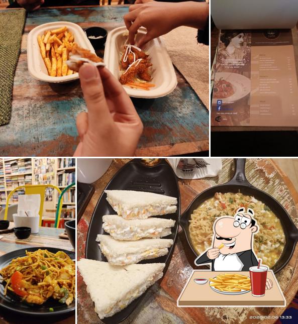 French fries at The Bibliophilia Café