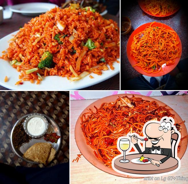 Food at Priya Chinese Centre