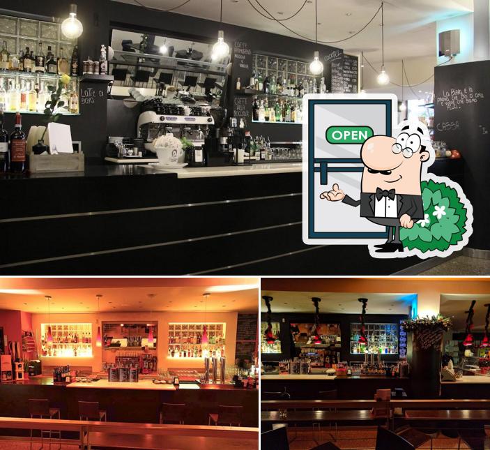 La foto di esterno e bancone da bar da La Dolce Vita Caffè