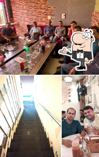 Check out how Quicknie's pizza mozzo looks inside
