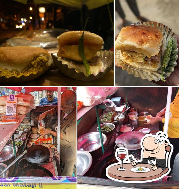 Food at Bombay Vadapav Stall