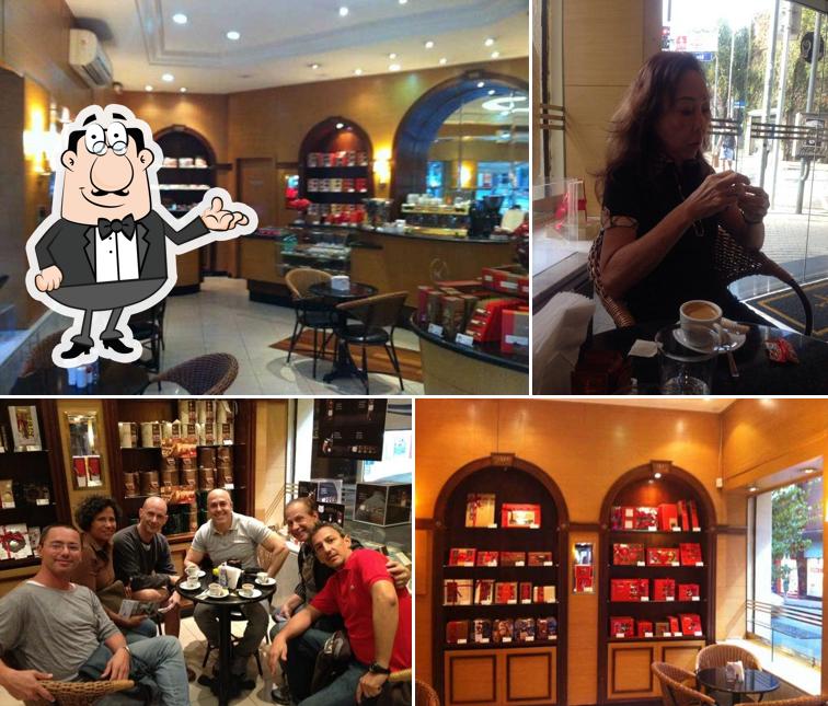 Sente em uma das mesas no Kopenhagen