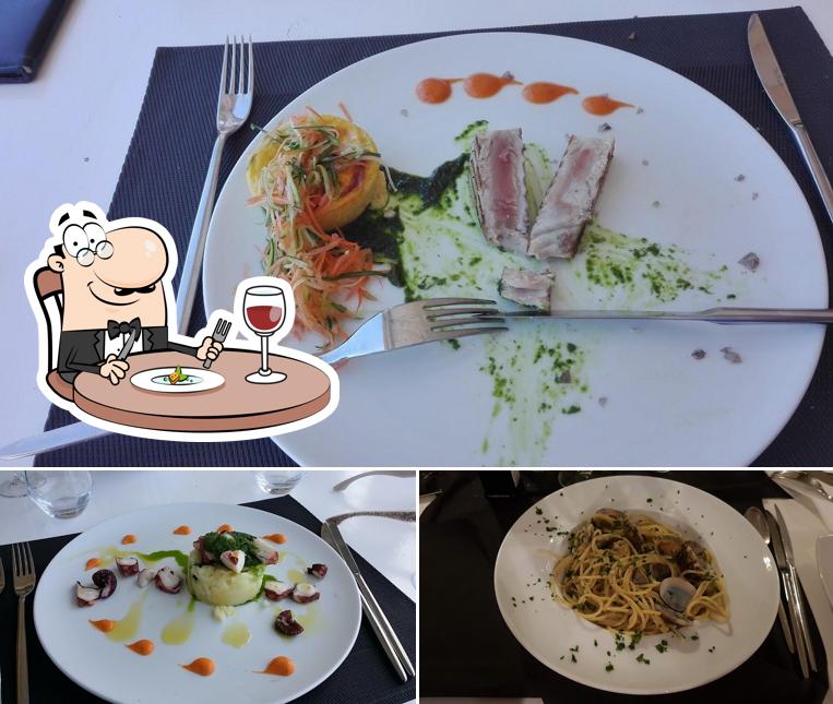Platti al Ristorante Calamoresca Beach
