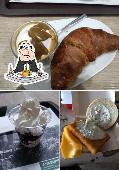 Platti al McDonald's Milano Bonola