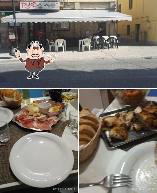 La immagine di cibo e interni da Cafe fenice