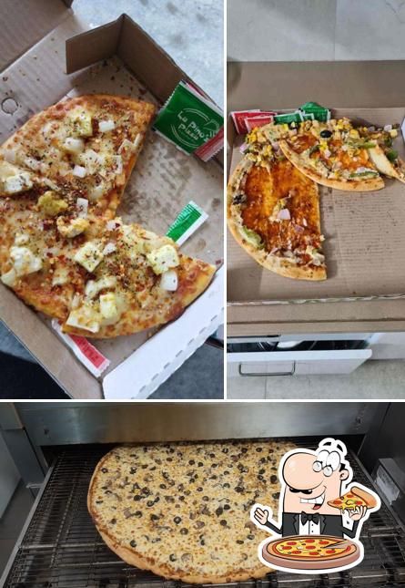 Try out pizza at La Pino'z Pizza Vaishali Nagar