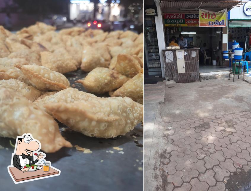 Food at Sai Dabeli wala