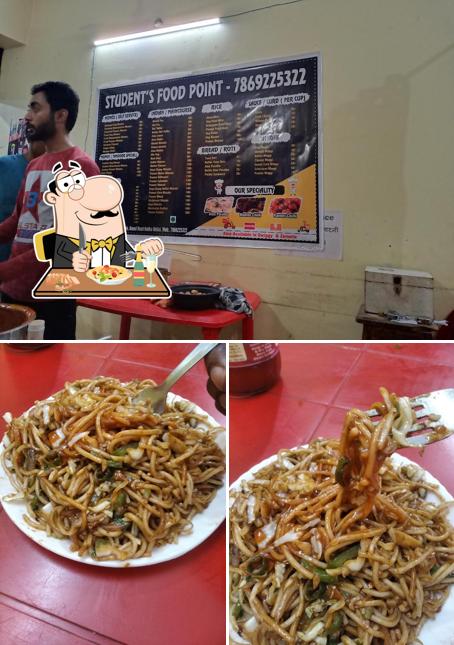 Pad thai at Students Food Points