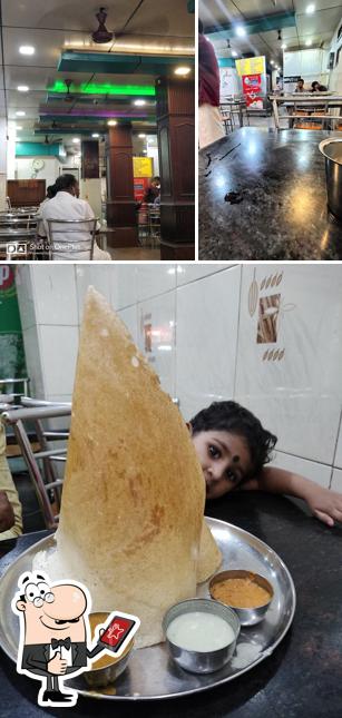 Hotel Aryaas Pure Vegetarian photo