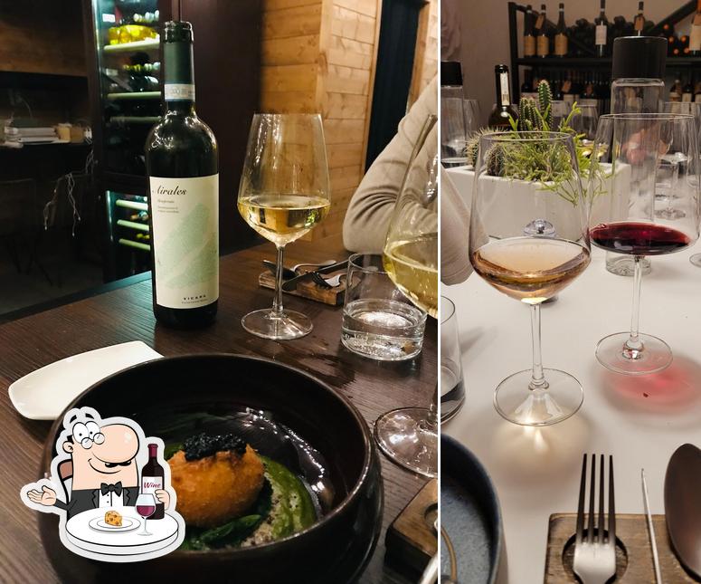 È gradevole bersi un bicchiere di vino a Radice Osteria Contemporanea