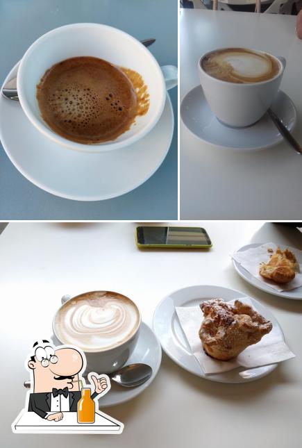 Goditi qualcosa da bere a Vallisneri Caffé