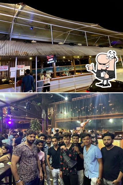 Here's a picture of Romeo + Juliet by titos