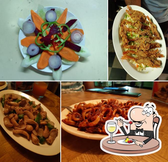 JOHNNY'S PLACE (Restaurant with Bar & Take away)