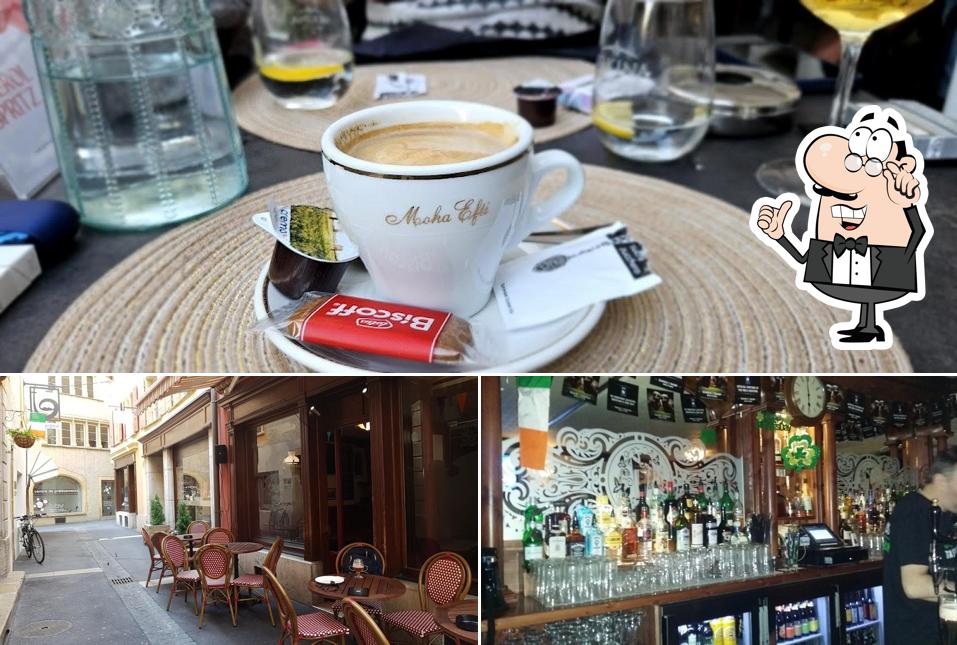 Dai un'occhiata agli interni di Café du Cerf
