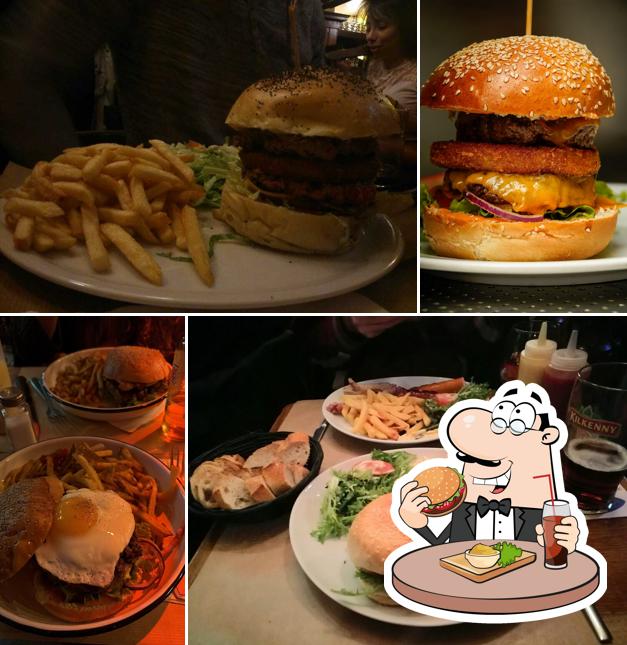 Prenez un hamburger à Le Falstaff