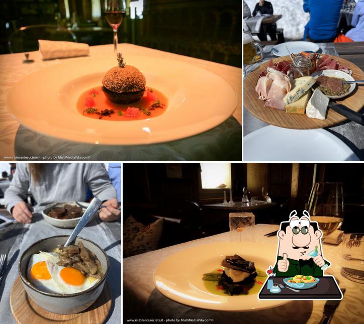Platti al Ristorante Société