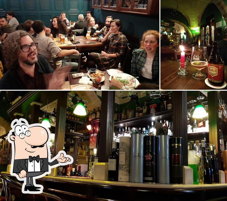 Dai un'occhiata agli interni di Flatus Vitae Beer Pub
