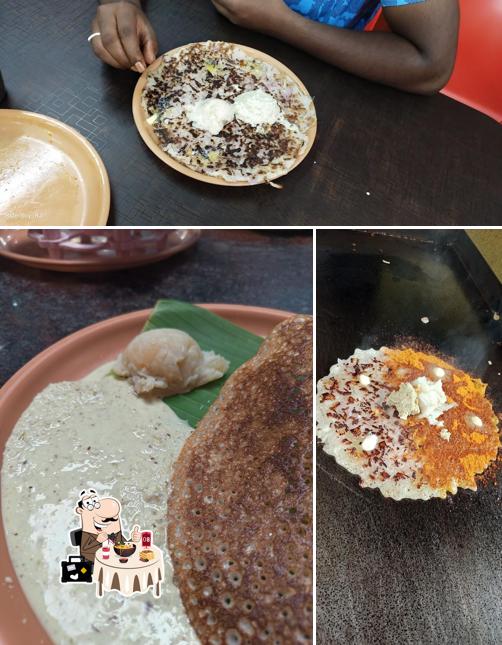 Food at Davangere Benne Dose Camp