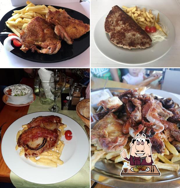 Ordina i un pasto a base di carne a Restoran El Paso