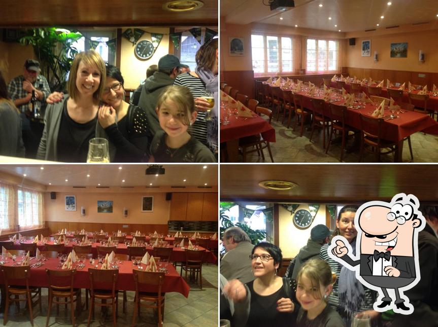 Siediti a un tavolo di Hôtel du Lion d'Or