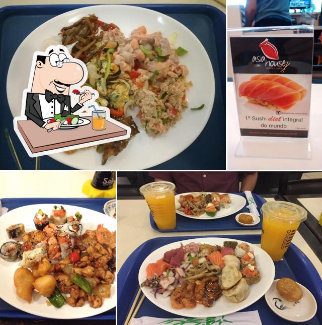 Comida em Restaurante Ásia House